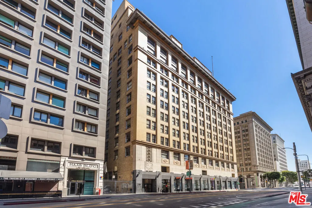 215 W 7th Street 902, Los Angeles, California 90014 home-pic-1